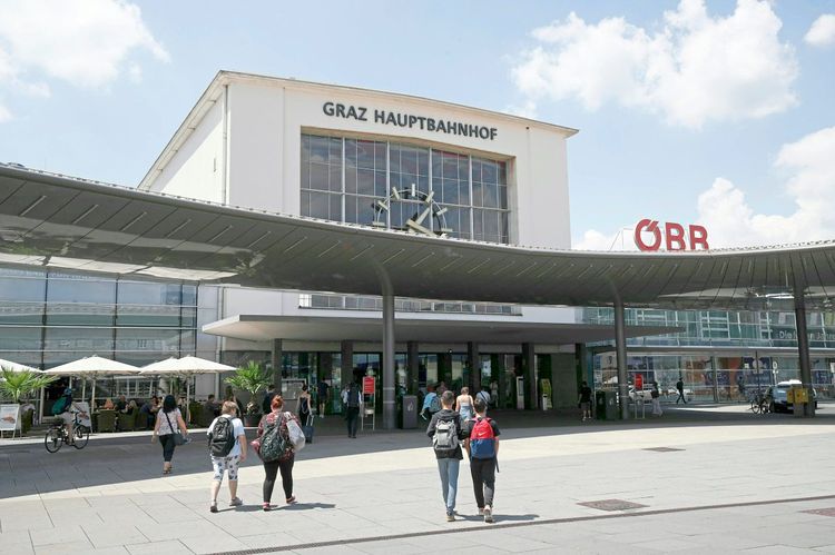 class="ref" data-ctrid="tqkvnkci1wbh">格拉茨火车总站(德语:graz