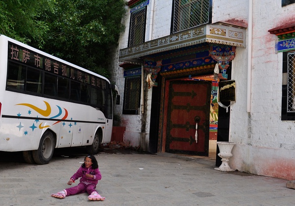 拉萨德吉孤儿院