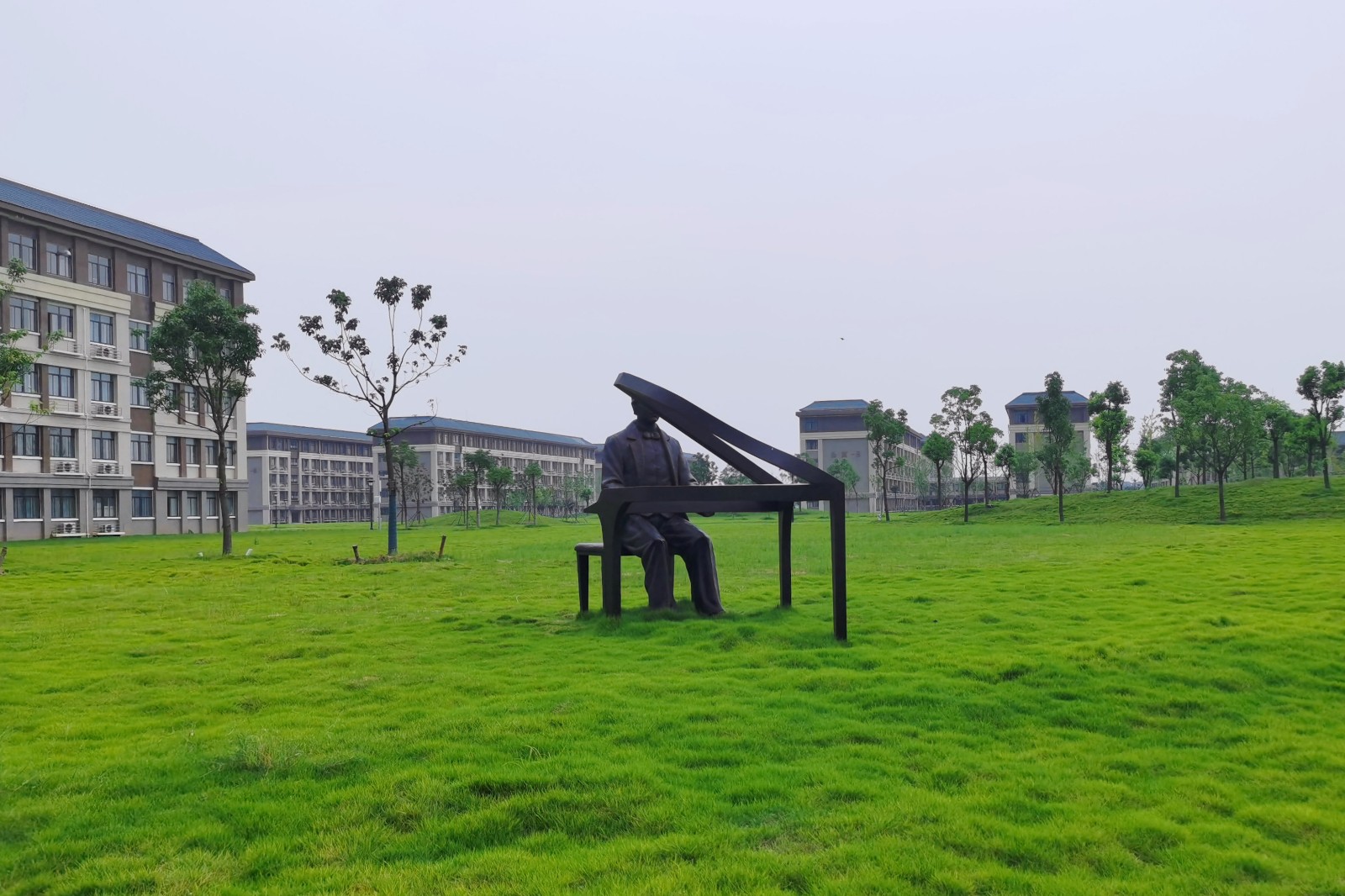荆州学院