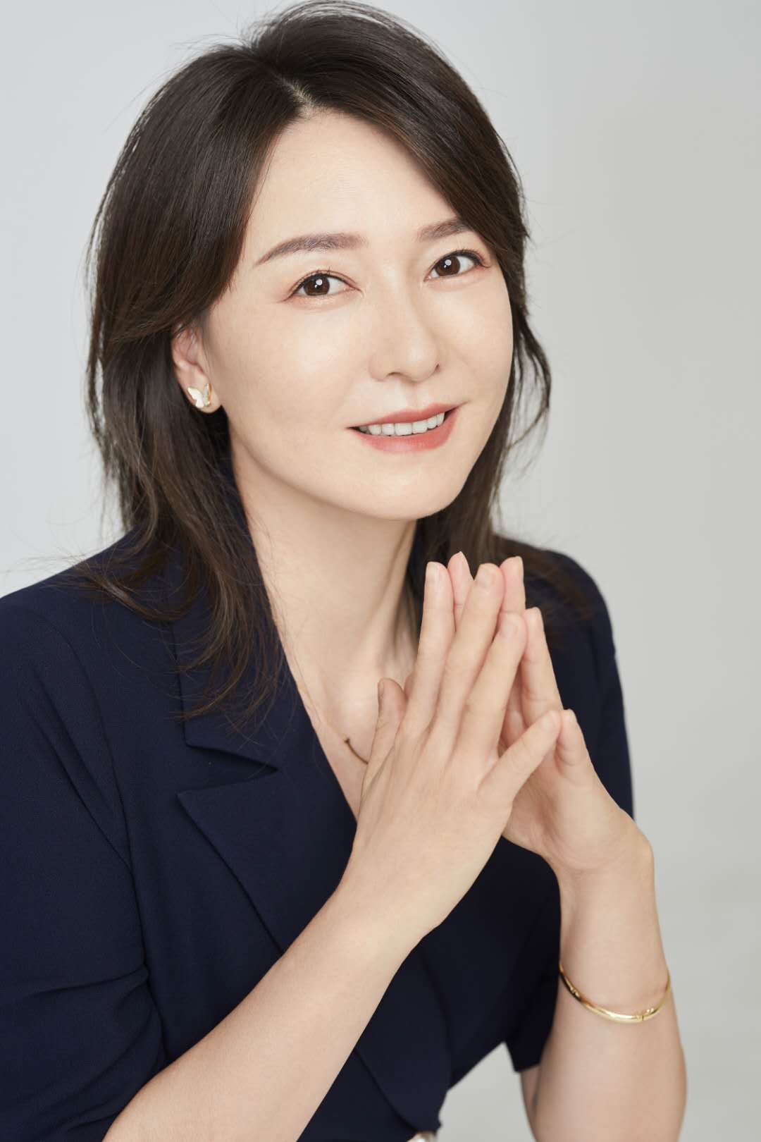  p data-id="txj2xfqrlvzs">艾弥儿, span clas