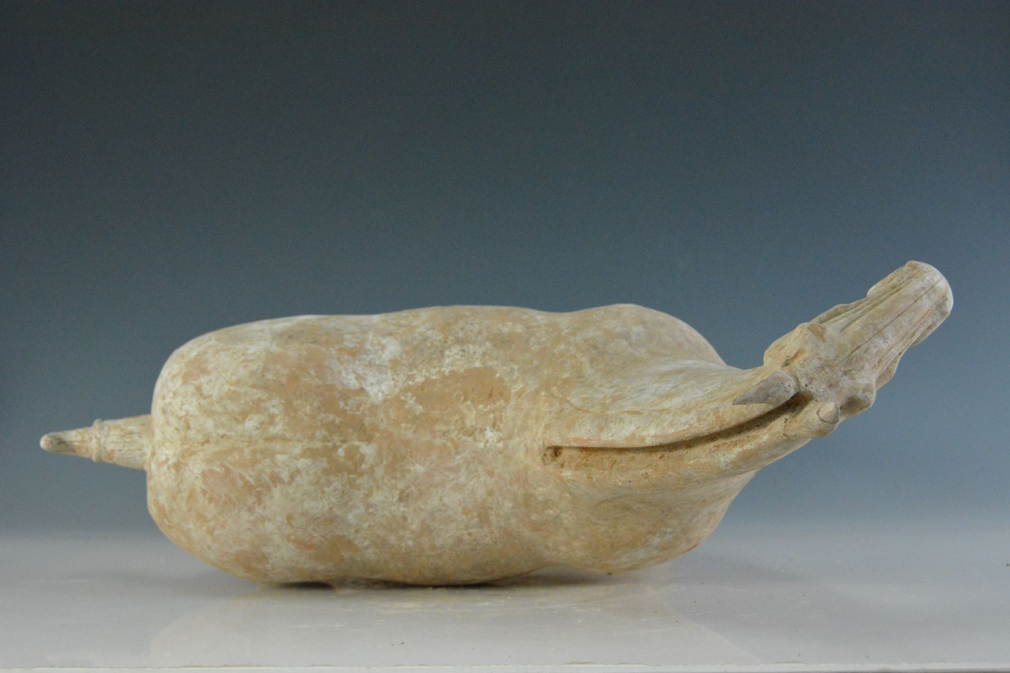 汉代彩绘红陶立马