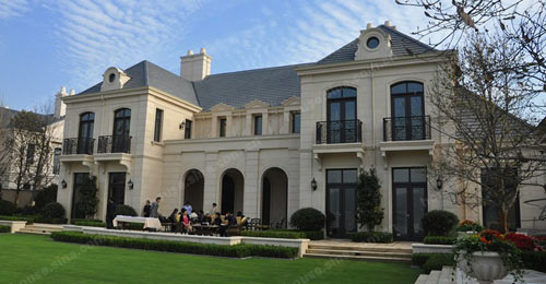 class="ref" data-ctrid="syeyizxqklaz">绿城曼陀花园位于杭州临安