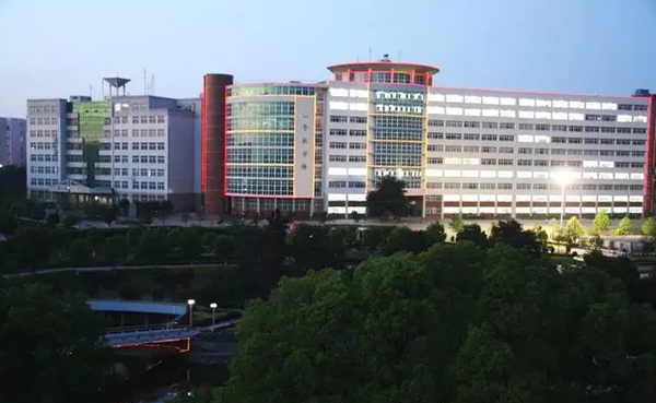  p>九江学院(jiujiang university),位于 a target="_blank" href="