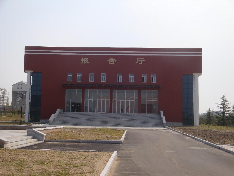  p>荣成市实验中学始建于1986年7月,是一所公办初级中学.