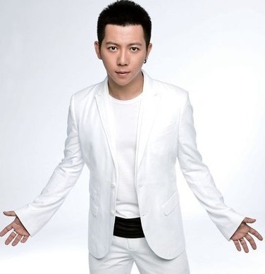  p>胡海泉,1975年8月13日出生于辽宁省沈阳市,中国内地男歌手, a