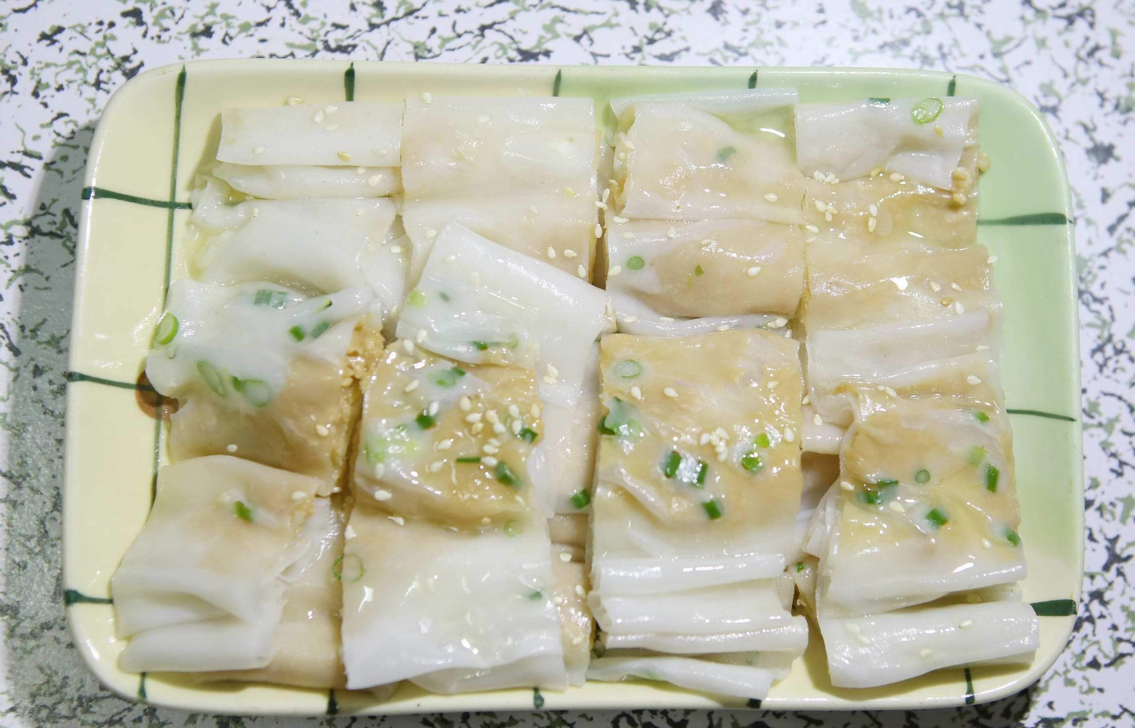  p>肠粉(粤语拼音:cheong fan)是一种 a target="_blank" href="/item