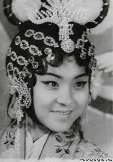 嫦,女,山西省忻州市解原乡解原村人,国家一级演员,晋剧名家牛桂英高徒