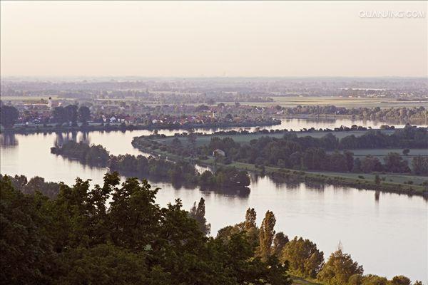 在欧洲河流中长度仅次于 a target="_blank" href="/item/伏尔加河