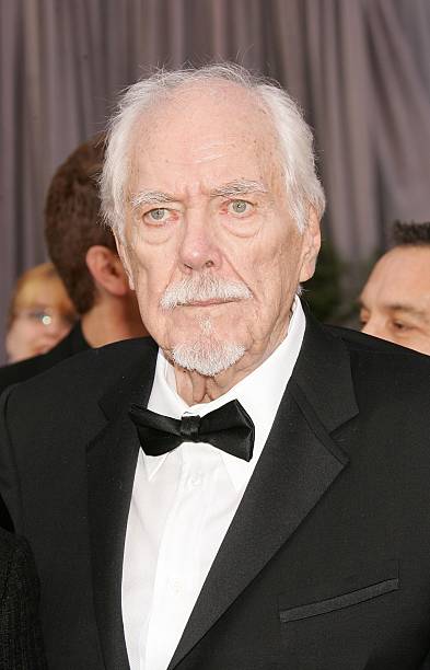  p>罗伯特·奥特曼 i>(robert altman) /i>,1925年2月20日出生于美国