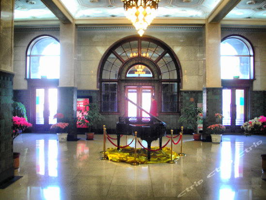  p data-id="gnwi1f0ypk">辽宁宾馆原名大和旅馆,建于一九二七年,使用