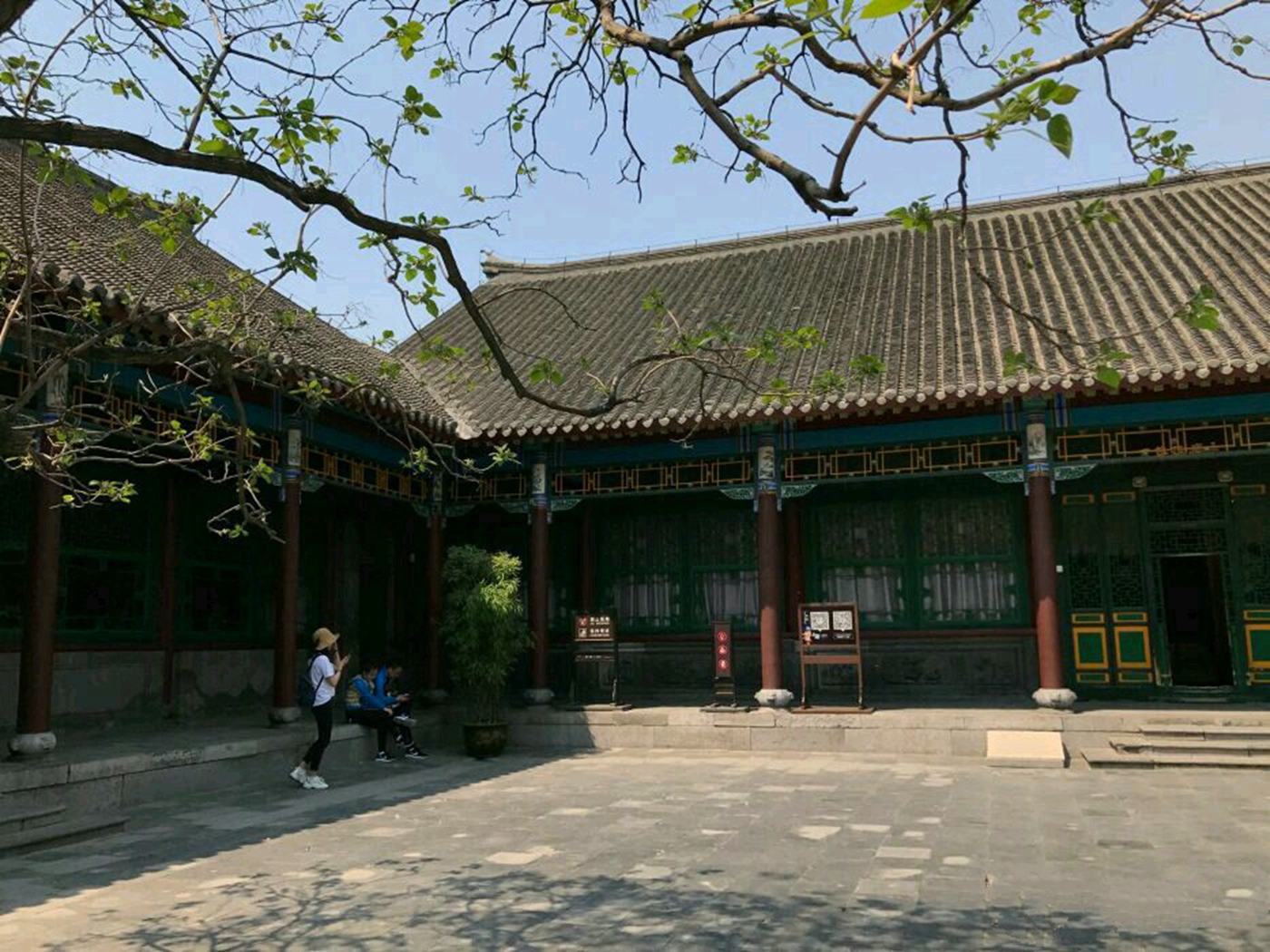  p>张氏帅府(英语:commander zhangs mansion),又称"大帅府"或"少