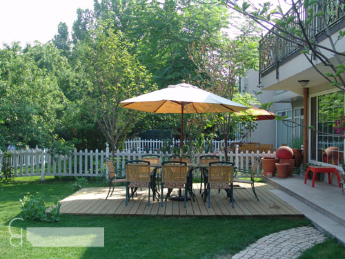  p>北京丽京花园别墅坐落于首都机场旁的温榆河畔,占地面积22.