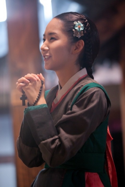park min young) /i>,1986年3月4日出生于首尔特别市,韩国女演员