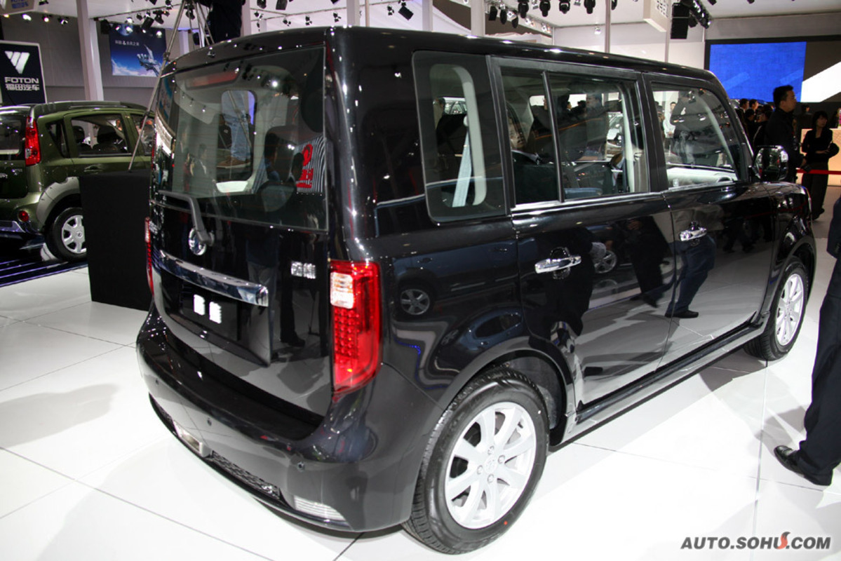  p>长城"酷熊"coolbear,其外型一反盛行的流线型轿车外形,是中国第