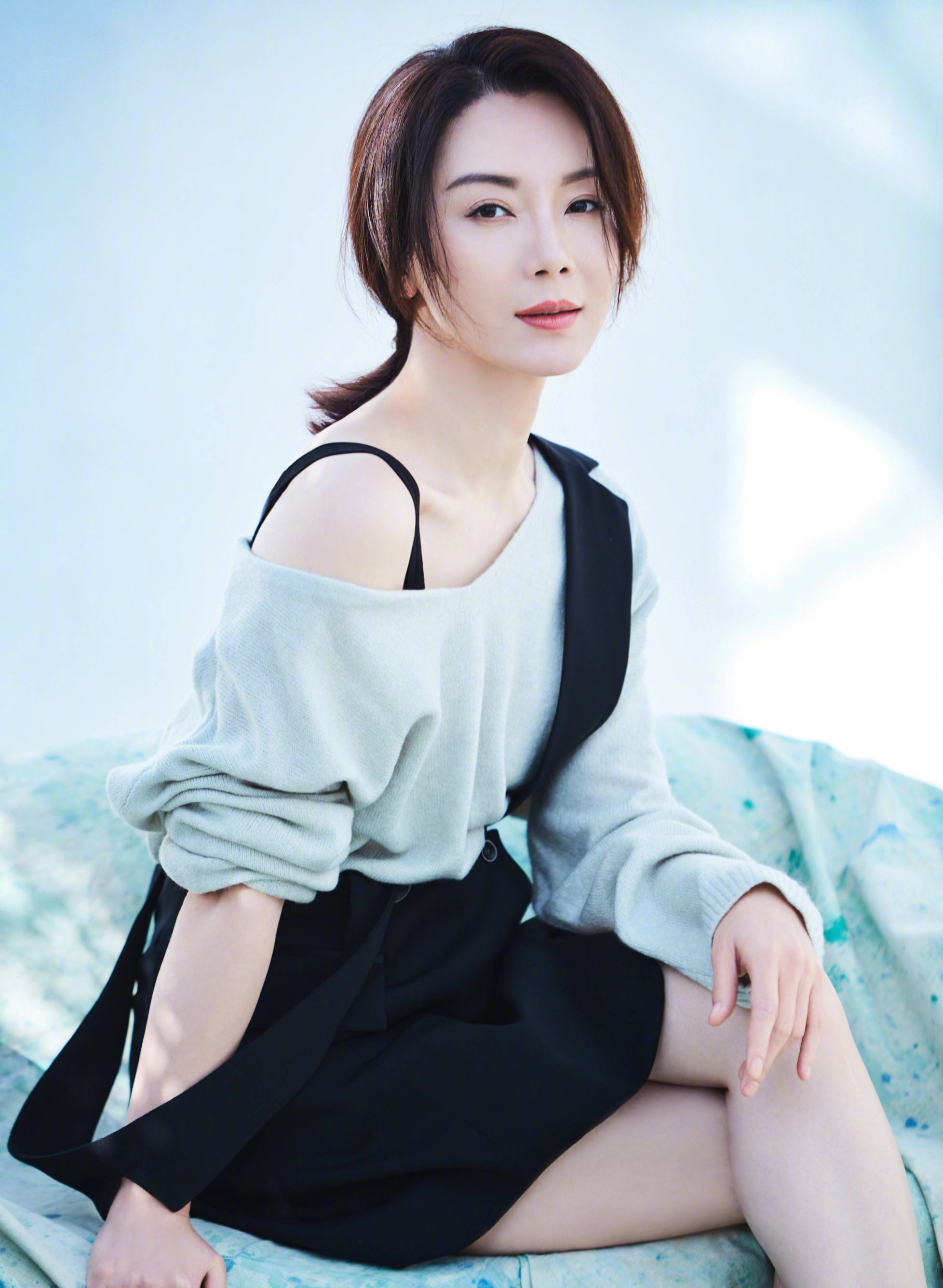  p>陈数,原名陈澍,1977年3月9日出生于湖北省黄石市,中国内地女演员