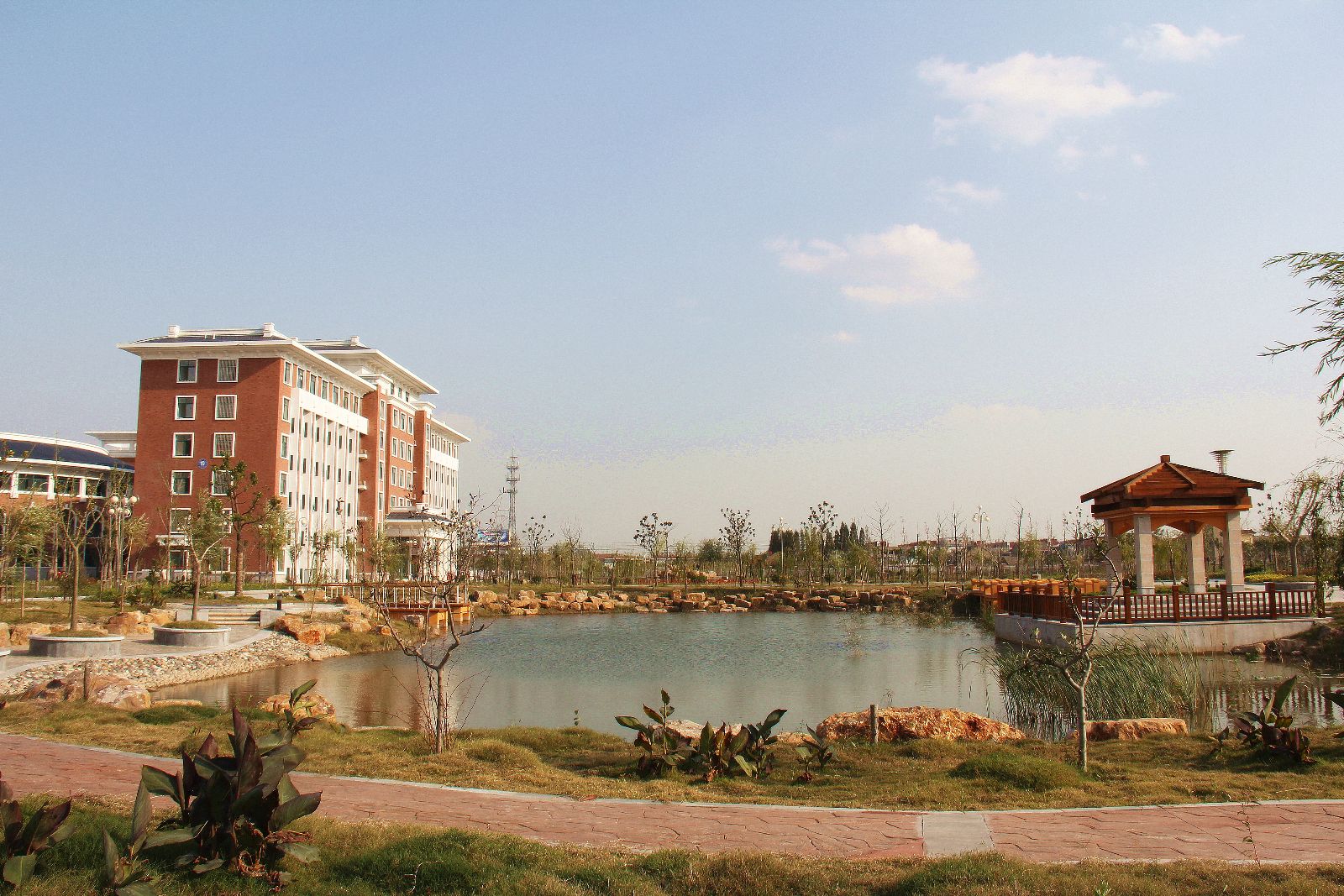  p> a href="#" data-lemmaid="1780187">江苏省滨海中学 /a>是江苏省