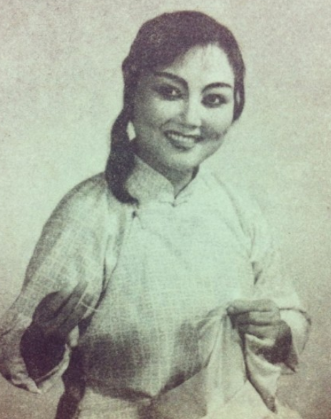  p>马金凤,原姓崔,小名金妮,1922年出生于山东省曹县, a target="