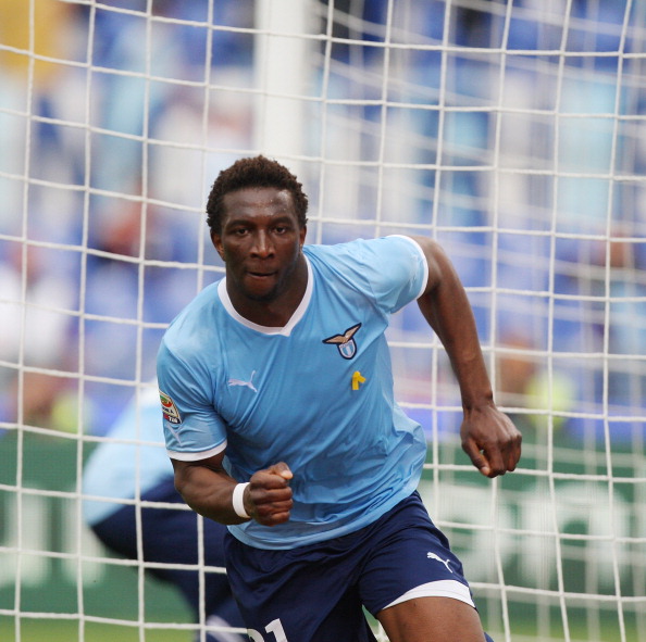  p>阿达马·迪亚基特,出生于马里,马里职业足球运动员.