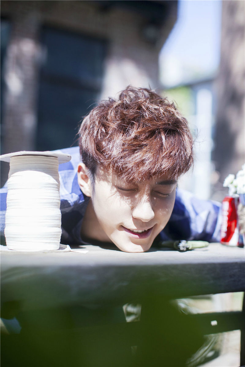  p>乔任梁 i>(1987年10月15日-2016年9月16日) /i>,出生于上海市,中国