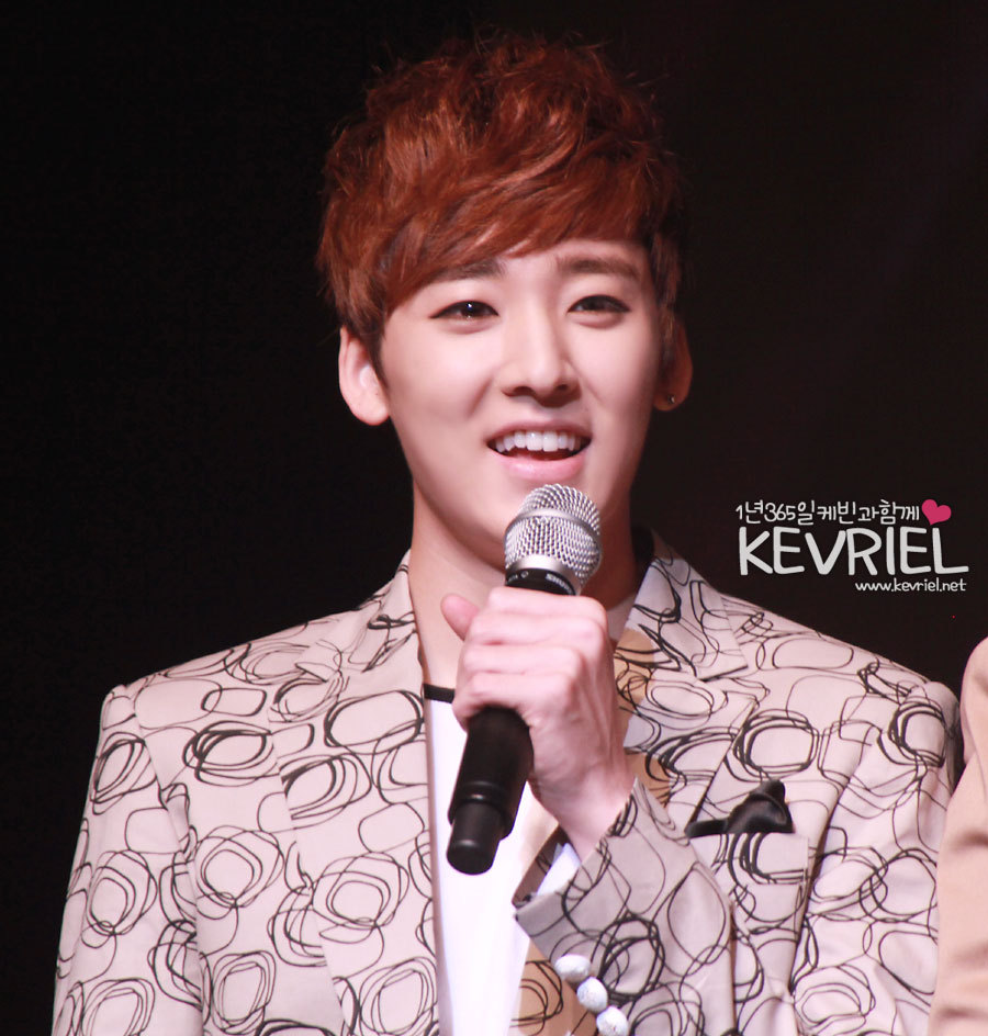  p>禹成贤(kevin),1991年11月25日出生于美国旧金山(三藩市),韩国男