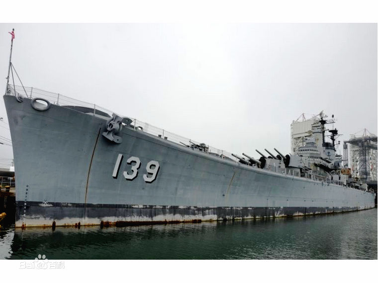 德梅因级重巡洋舰