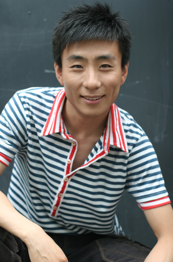 演员,出身于吉林长春一个戏剧世家,这个东北爷们却有着南方男人的细腻