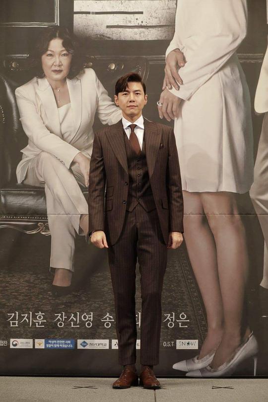 由 a href="#" data-lemmaid="3412327">尹成植 /a>执导,权顺元