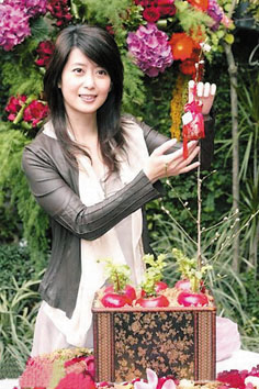 《红花》是 a target="_blank" href="/item/孟庭苇/1251847" data