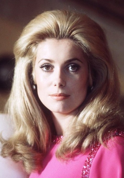  p>凯瑟琳·德纳芙(catherine deneuve),1943年10月22日出生于法国