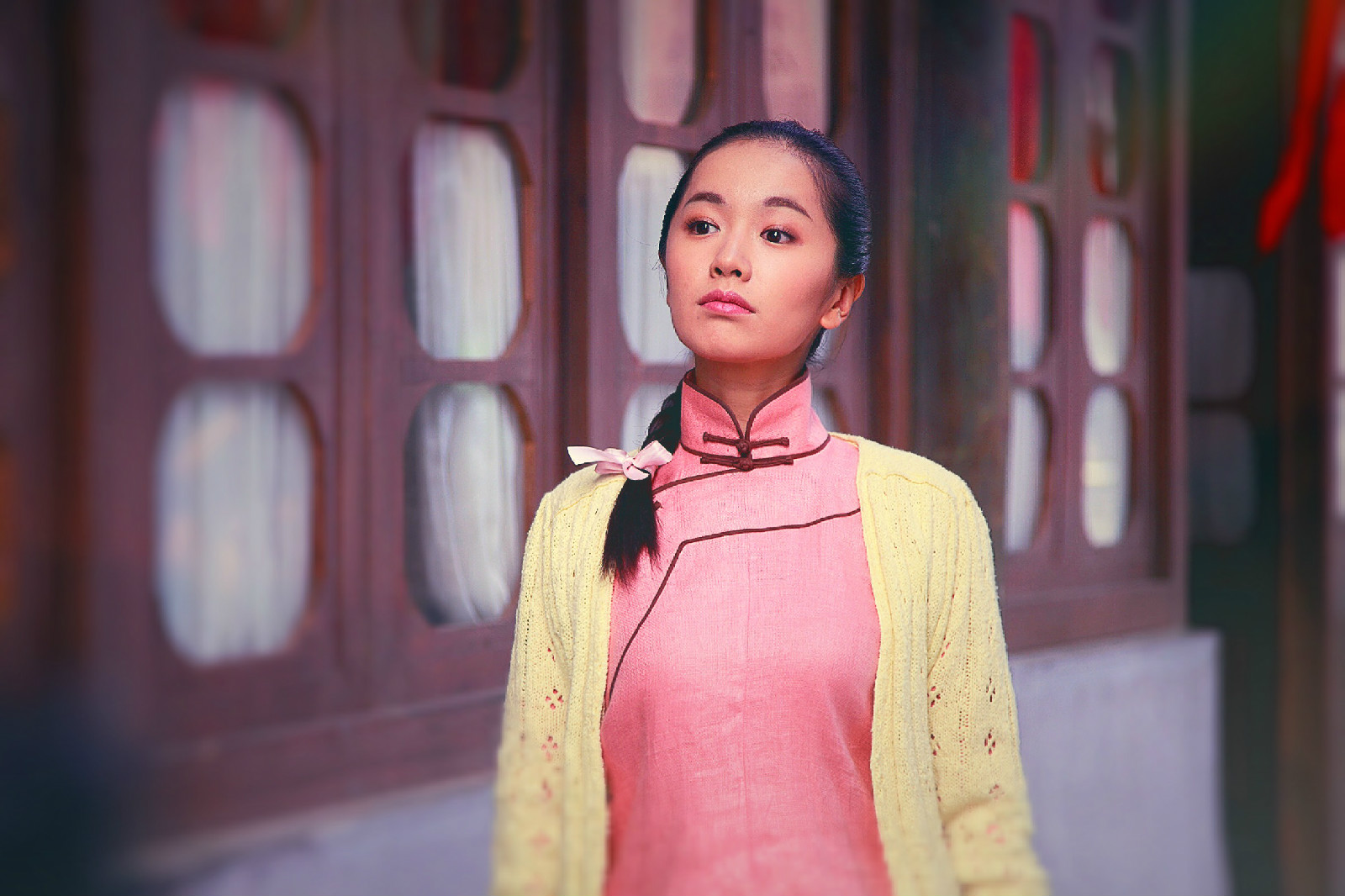  p>李春嫒(原名李明珠),1990年1月2日出生于山东省淄博市,毕业于北京