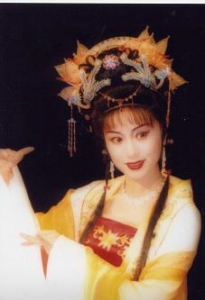  p data-id="gnwparqpiz">董云华,江苏江阴人,江苏地方戏曲剧院锡剧团