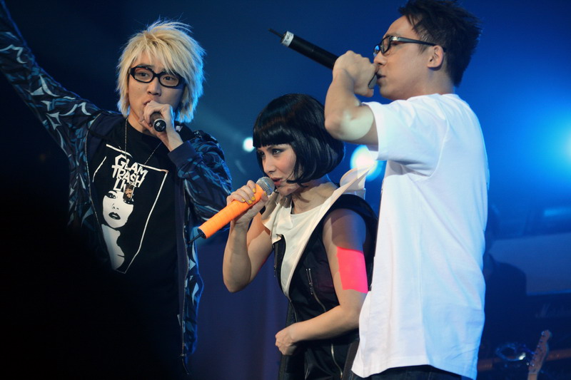  p data-id="gnwk3pj7t1">农夫 i>(fama) /i>,中国香港嘻哈音乐组合, 