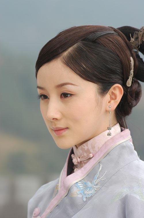  p>孙菲菲,1981年2月21日出生于陕西省西安市,中国内地女演员,毕业于 