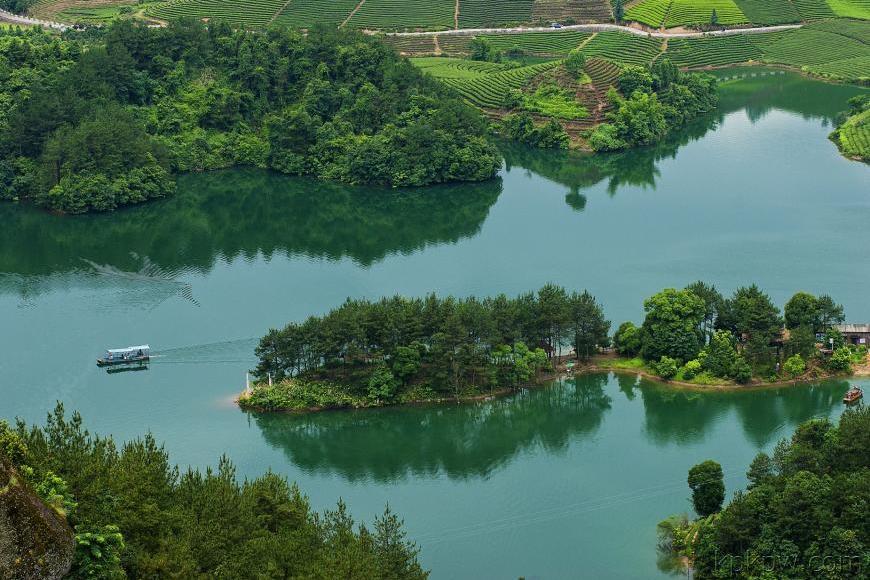 石鹅湖
