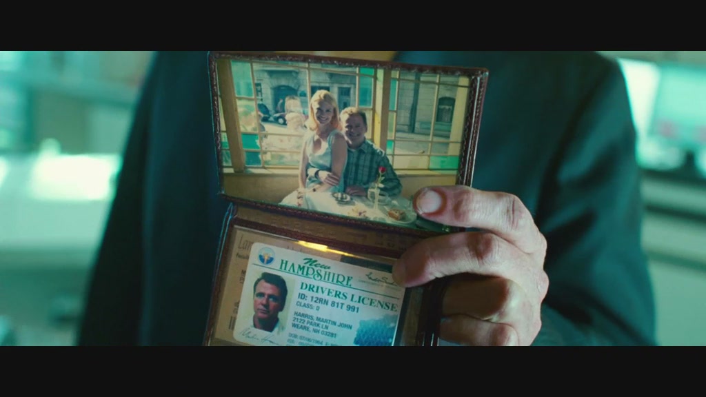  p>《不明身份》是由华纳兄弟影片公司于2011年出品的剧情悬疑片,由 a