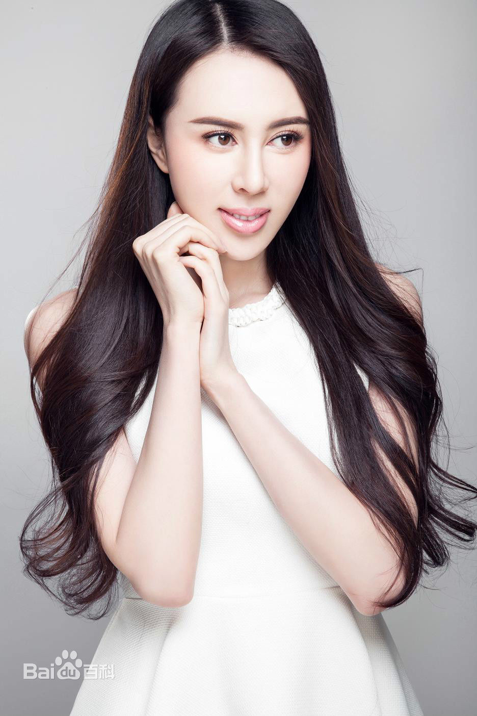  p>徐鸥仪( i>原名徐福晶 /i>),中国内地女演员,模特.