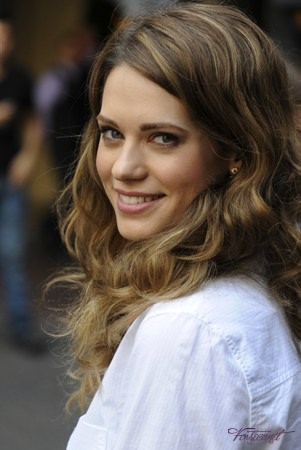  p>琳德西·冯塞卡(lyndsy marie fonseca),1987年1月7日出生于美国