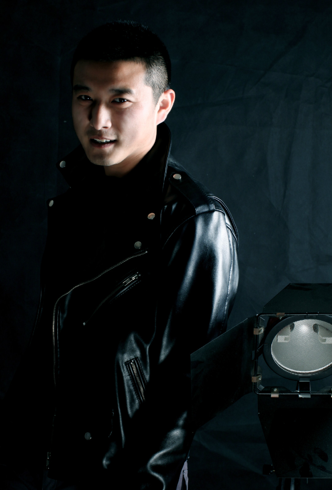 江苏淮安人,青年影视演员,艺术总监;为喂电影影视旗下艺人,参与多部