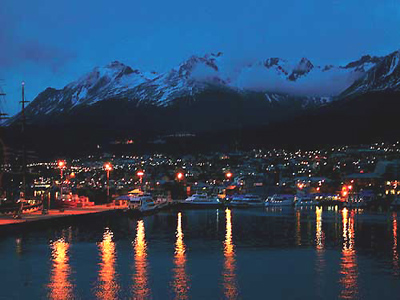  p>麦哲伦海峡(strait of magellan)位于 a href="#" data-lemmaid="