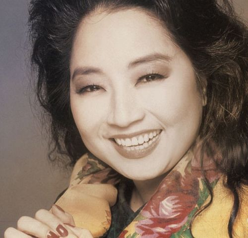  p>《何年何月》是徐小凤演唱的一首歌曲,由superliyan作词作曲,收录