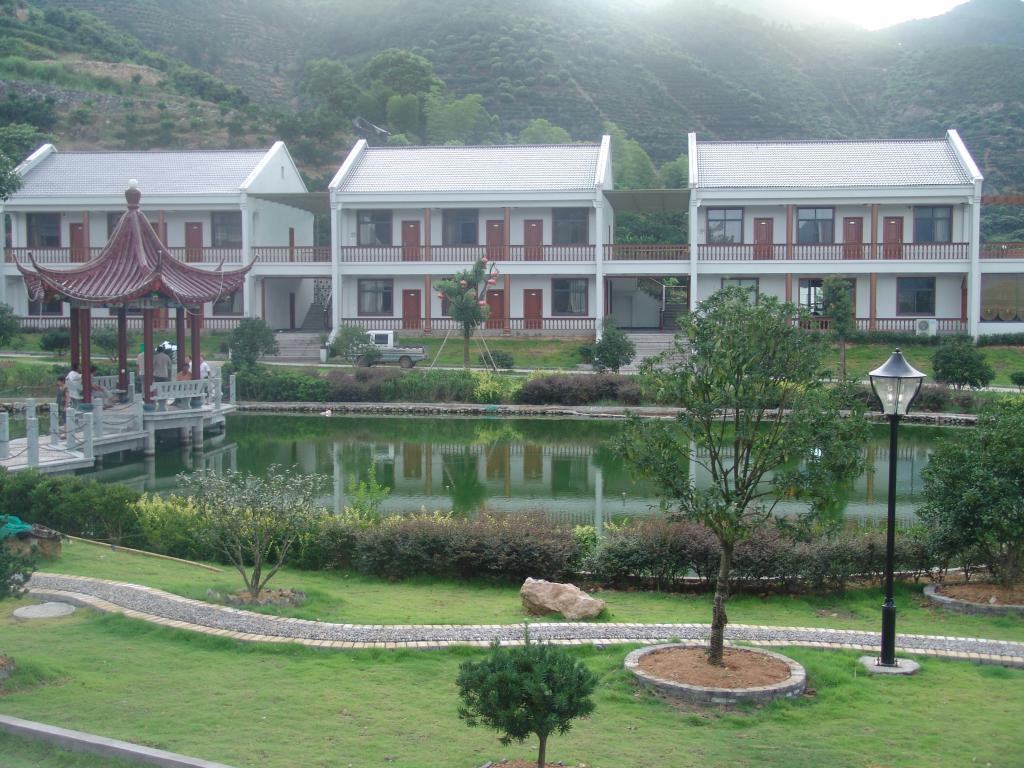  p data-id="gnx3ceblg1">延恩寺,在临海涌泉镇东北天柱山下,始建于晋