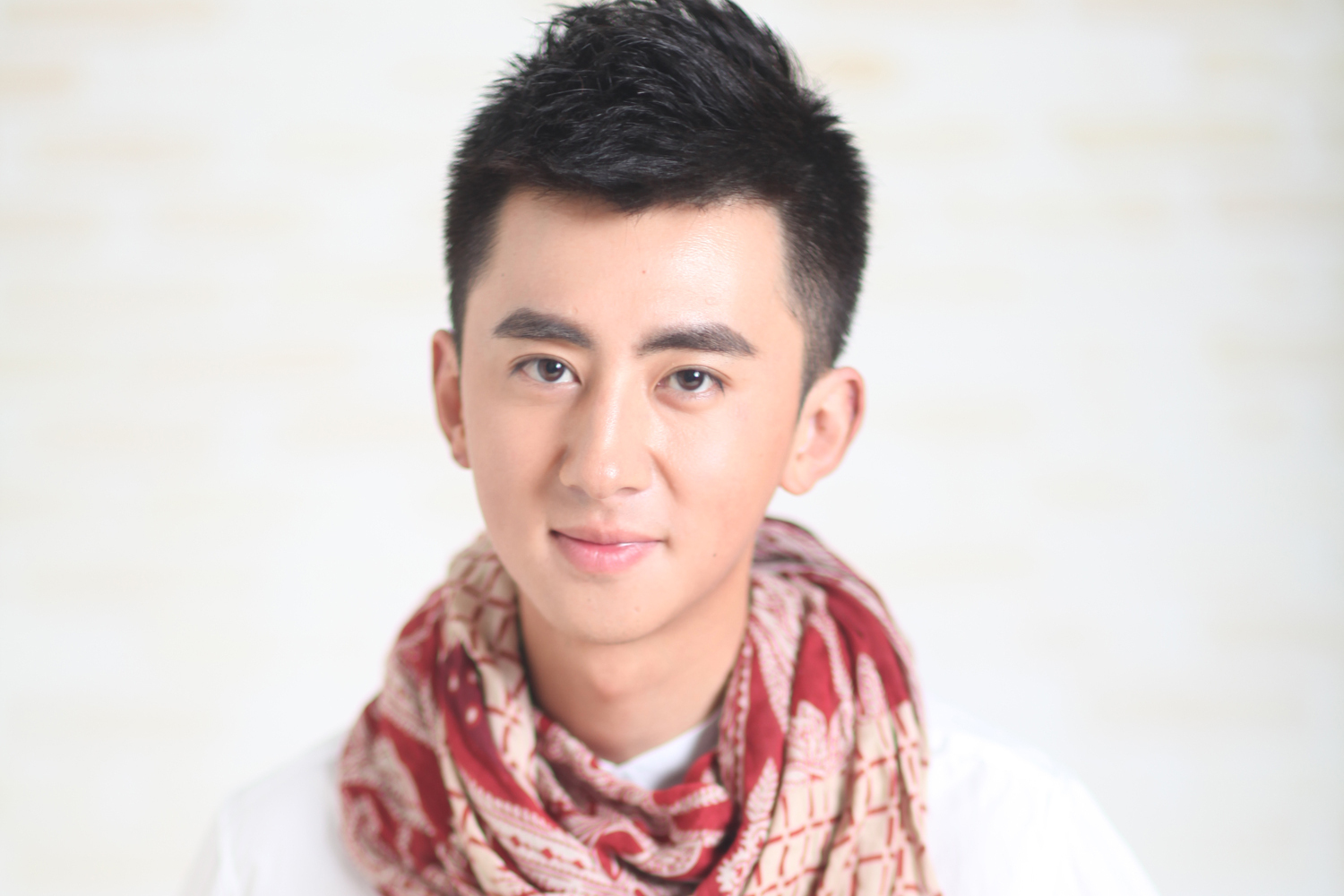  p>刘小震,曾用名刘念,6月27日出生于四川省成都市,毕业于 a target="