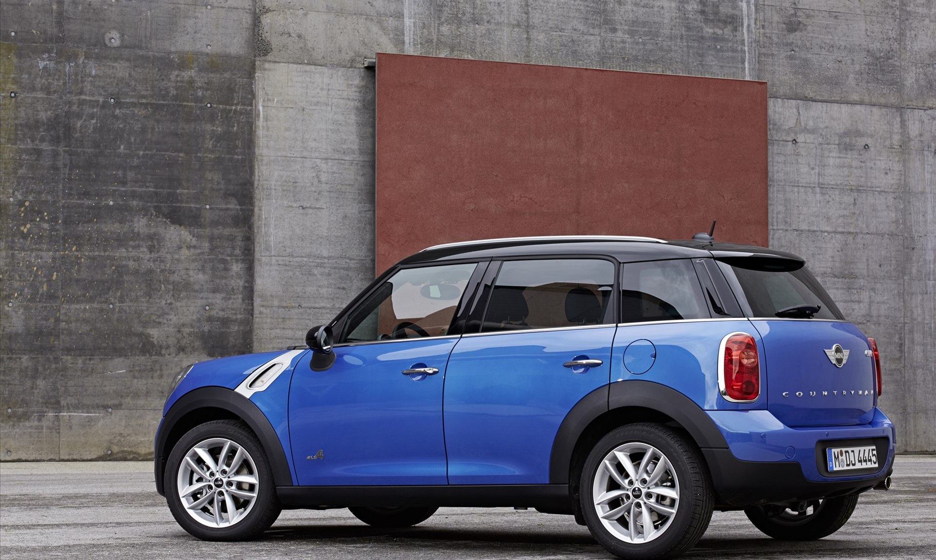 汽车公司推出后被 a target="_blank" href="/item/宝马公司/8100668"