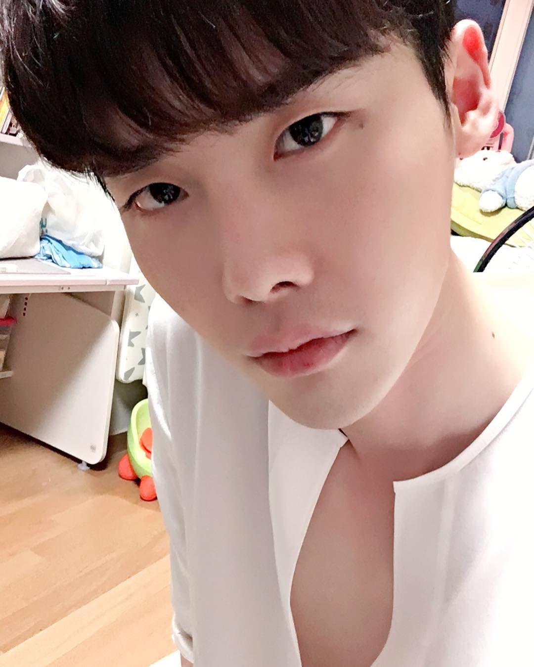 lee jong suk) /i>,1989年9月14日出生于京畿道龙仁,韩国男