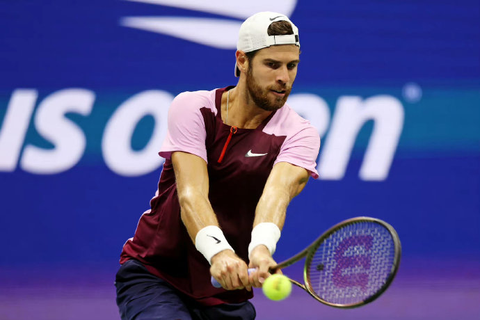 卡伦·卡恰诺夫