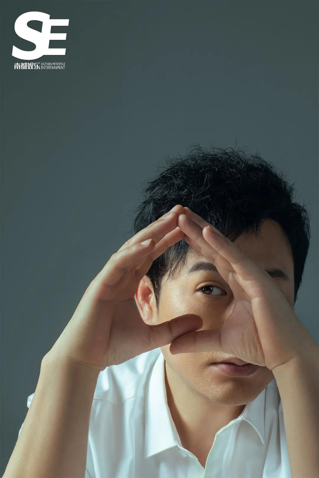 张颂文