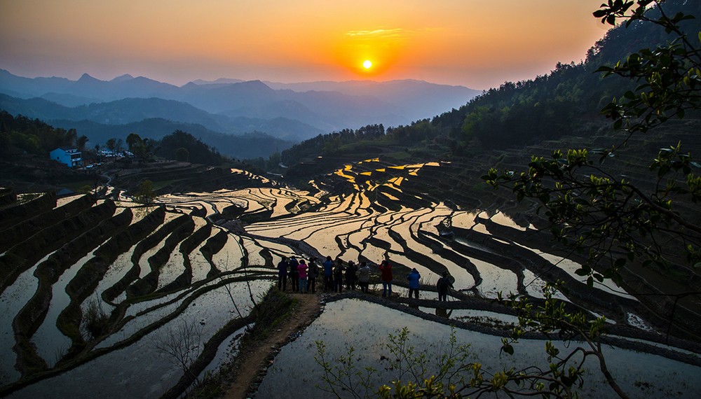  p> b>檀林镇 /b>地处县境东北部,东和东北部同安徽省太湖县接壤,南与