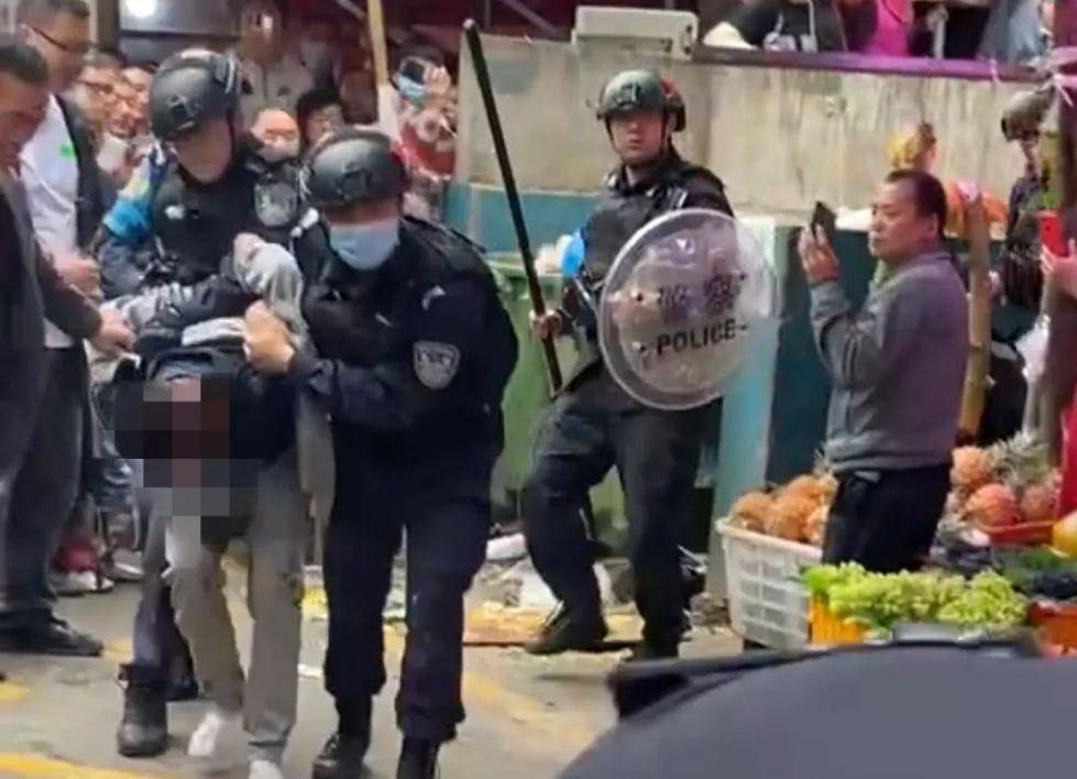 data-lemmaid="3192142">华阳街道 /a>伏龙小区二街发生持刀伤人事件