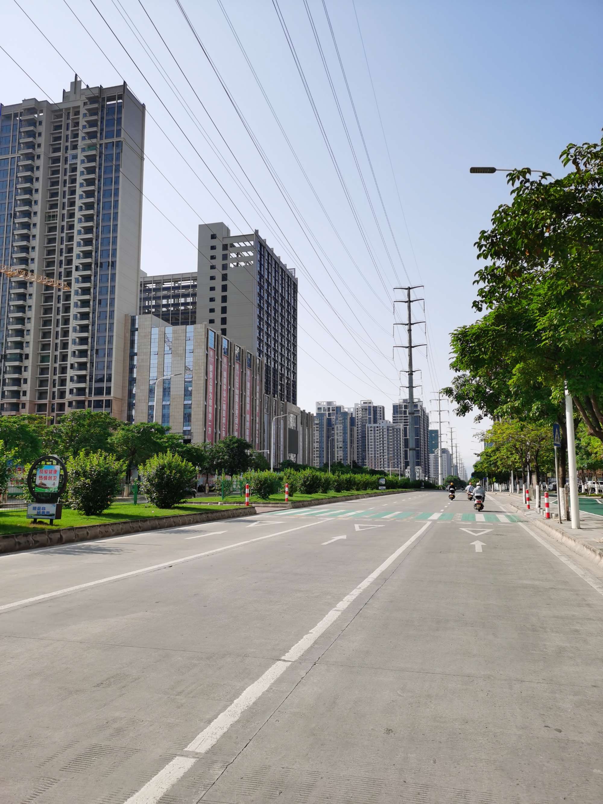  p>西粤路位于广东省茂名市茂南区,是茂名市次干道之一. /p>