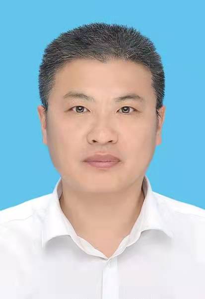 data-id="skvzshrsfmou">曾任广西都安瑶族自治县党委常委,副县长